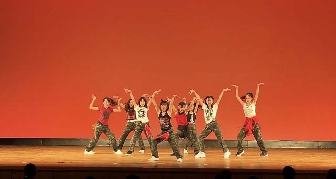 KIDS DANCE SCHOOL